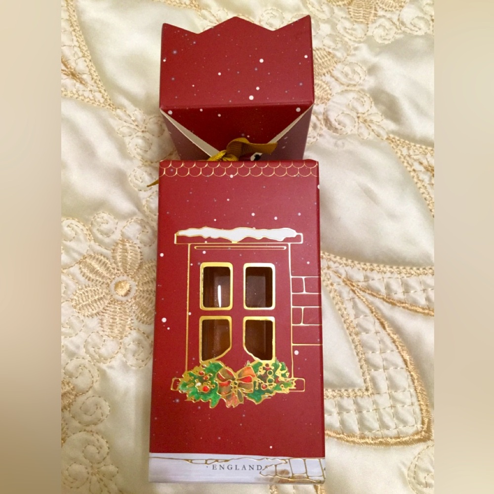 FREE PECKSNIFF’s Rose Quartz shimmering bath & shower gel Holiday Gift Box